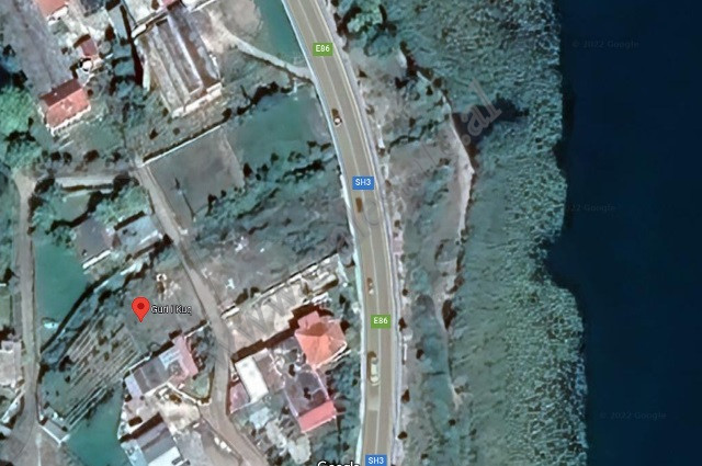 Land for sale in Guri i Kuq, near the area of Memelisht in Pogradec.
Is offered an area of 1468m2, 